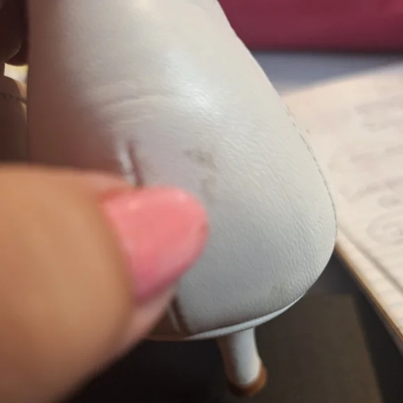 Rangoni White Pumps Heels Shoes Classic Design. Size 7.5 B - Picture 8 of 9